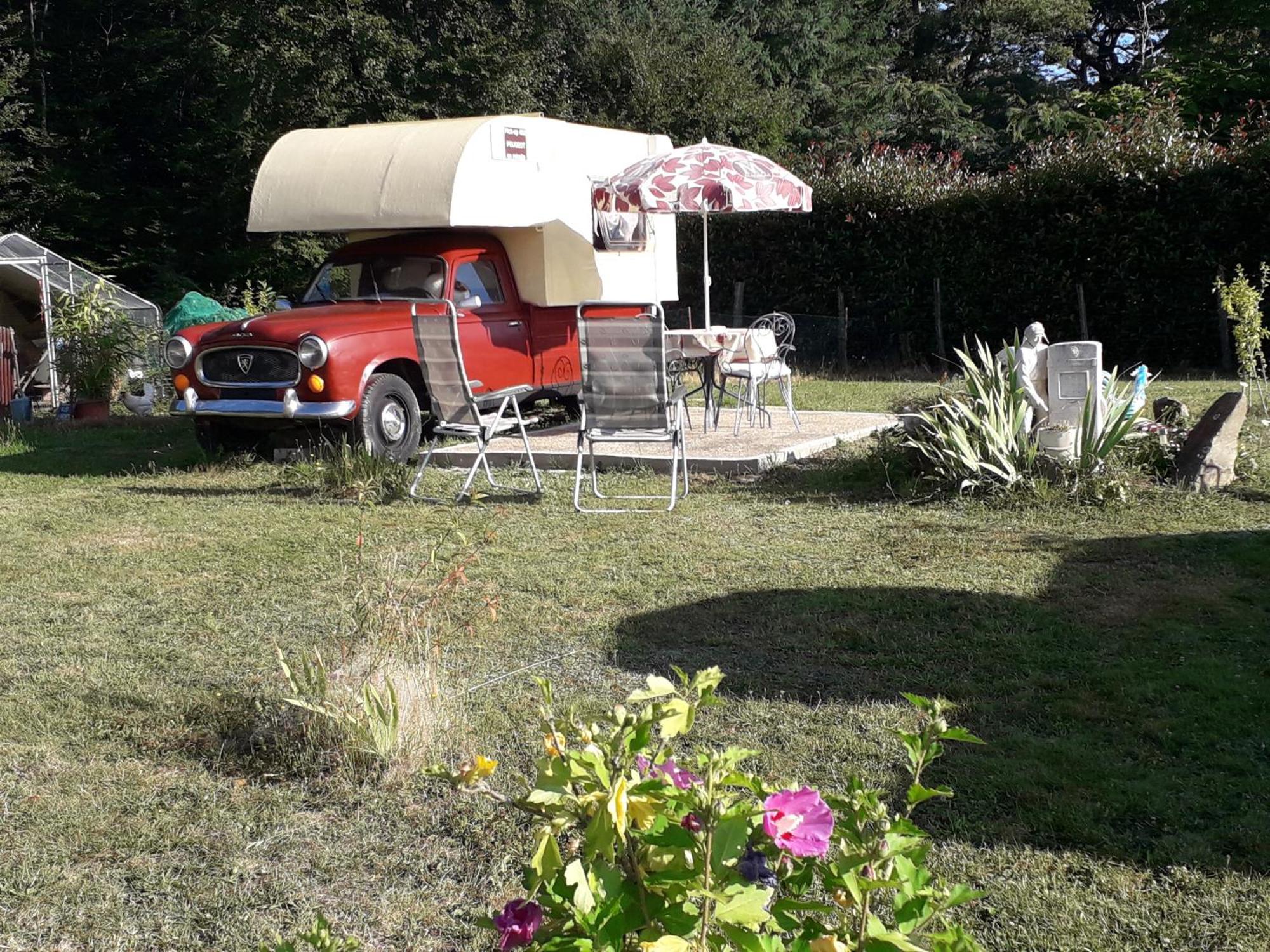 Hotel Le Pick Up 403 Vintage à Oradour-sur-Glane Extérieur photo